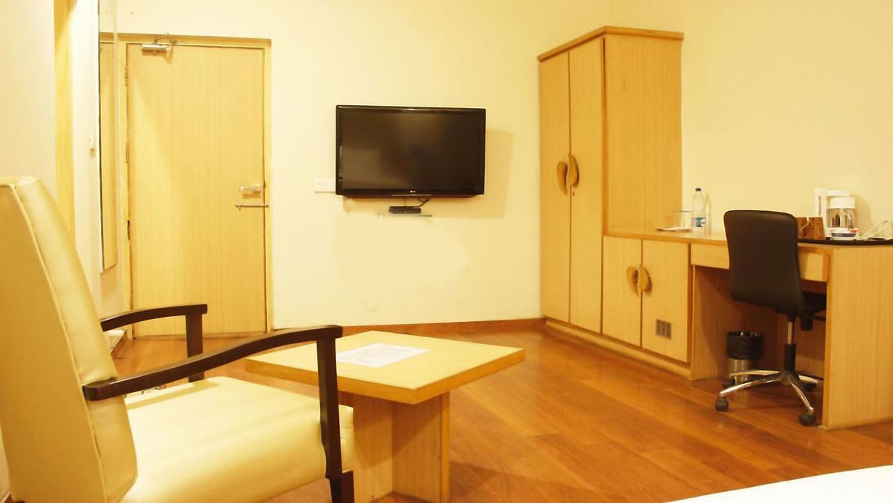 Classic Luxury Service Apartments Visakhapatnam Zewnętrze zdjęcie