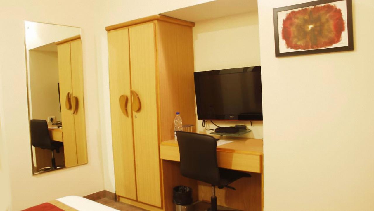 Classic Luxury Service Apartments Visakhapatnam Zewnętrze zdjęcie
