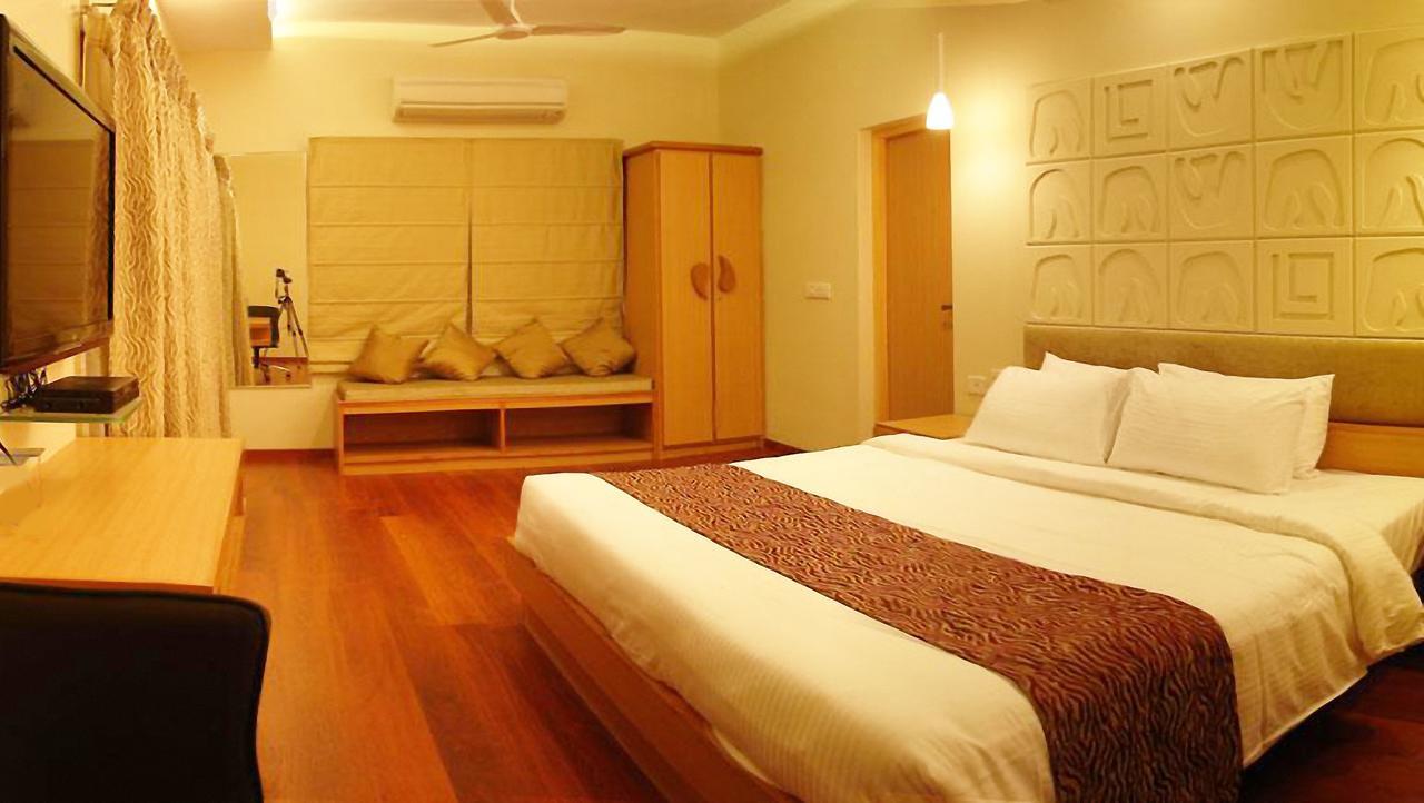 Classic Luxury Service Apartments Visakhapatnam Zewnętrze zdjęcie