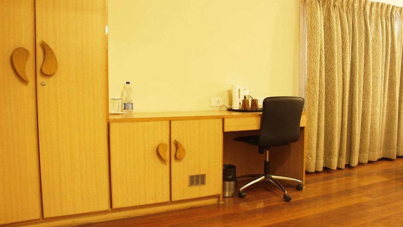 Classic Luxury Service Apartments Visakhapatnam Zewnętrze zdjęcie